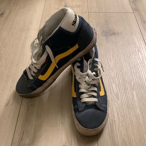 Vans Skateboarder mid top skool shoes